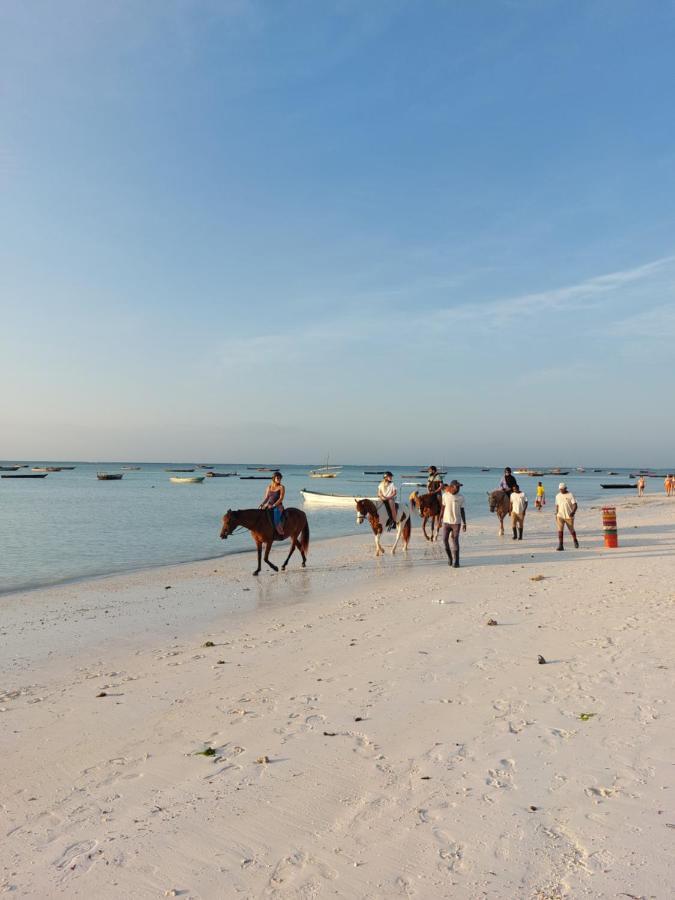 Nungwi Beach House ภายนอก รูปภาพ